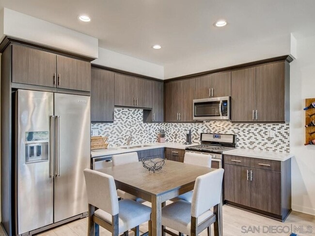 Building Photo - Bright and Modern 2 Bedroom Townhome in Otay Ranch!