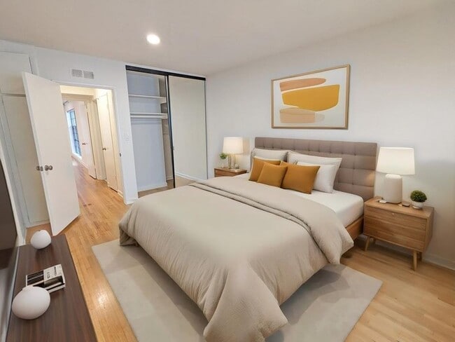 Photo - 817 S Windsor Blvd Unit E