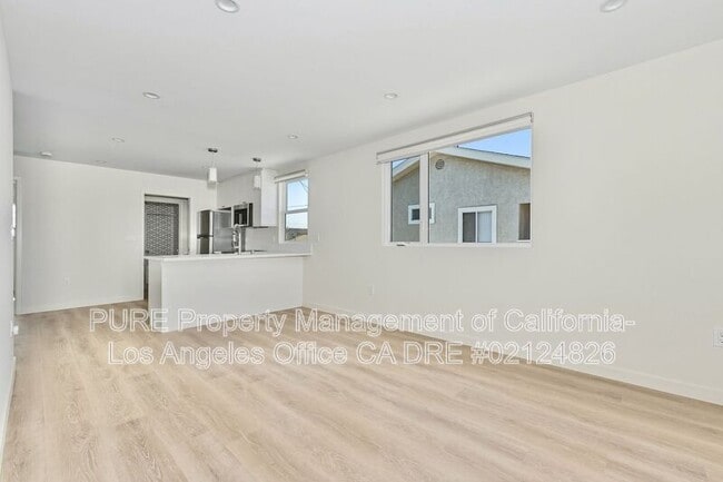Photo - 1536 W 205th St