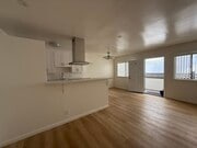 Photo - 423 S Sherbourne