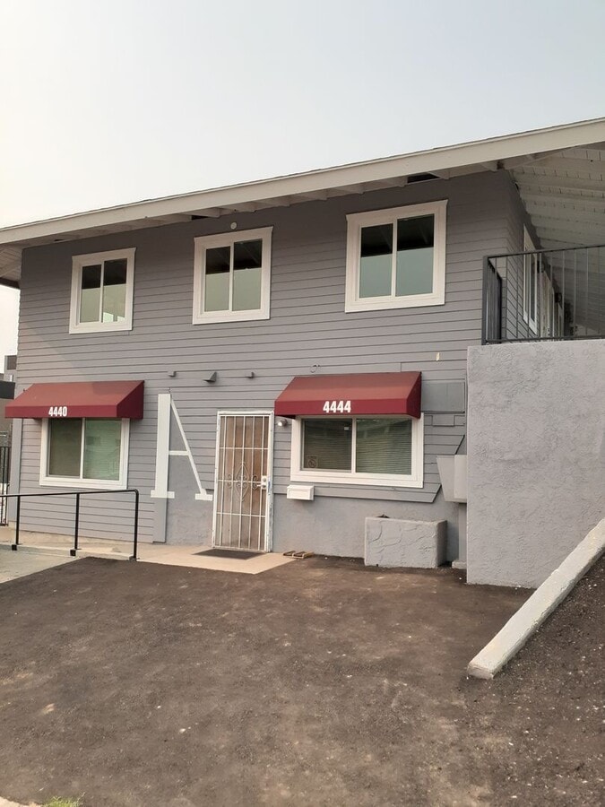 GLACIER AVE - GLACIER AVE Unit 4442-A