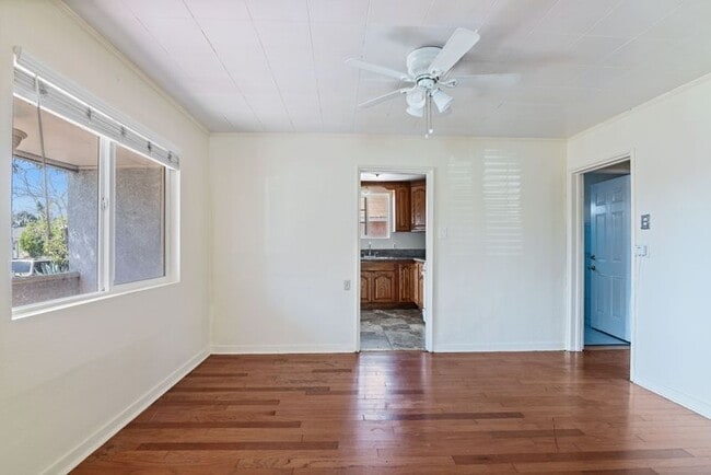 Photo - 11012 Eastwood Ave