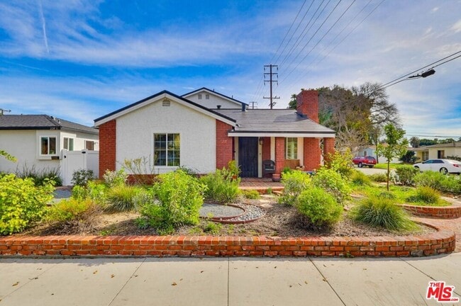 Photo - 2200 Easy Ave