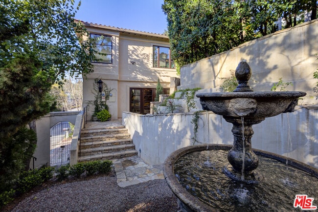 Photo - 2880 Nichols Canyon Rd