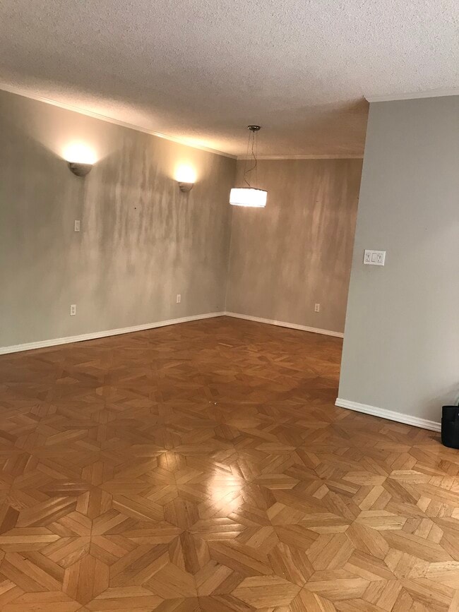 Photo - 1033 Euclid St Unit 7