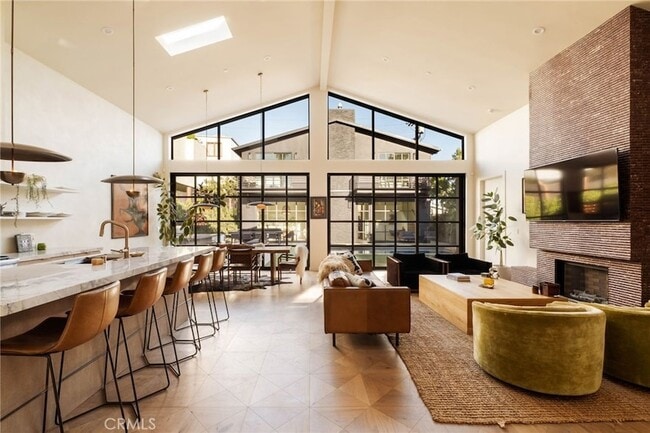 Building Photo - 354 5th Ave