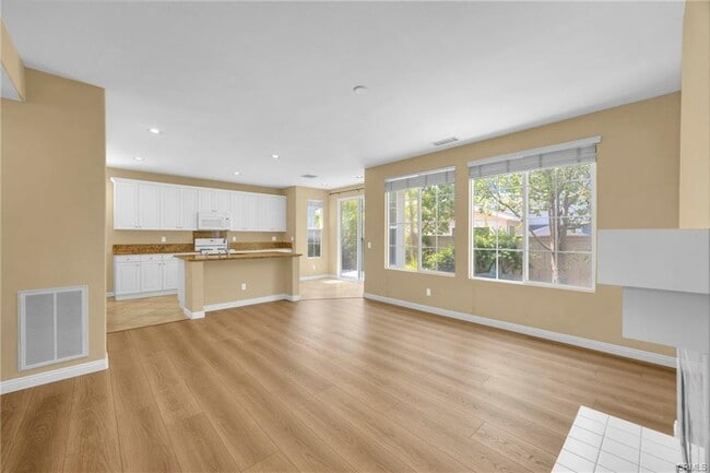 Building Photo - 191 Woodbury Rental