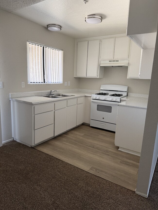 Photo - Las Palmas Apartments