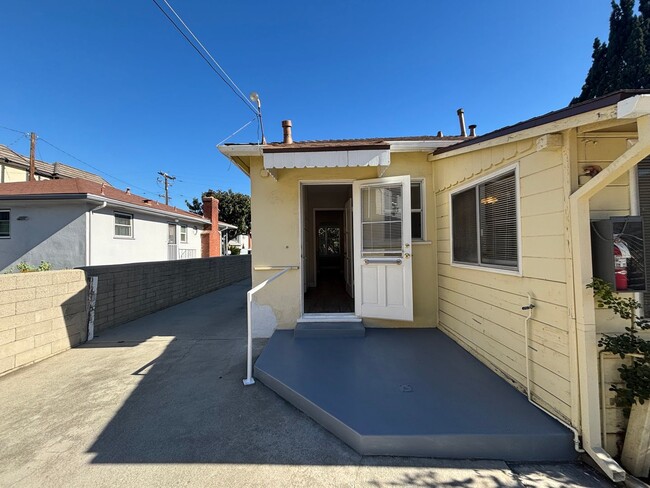 Photo - 2nd St., 829-831 Unit 829