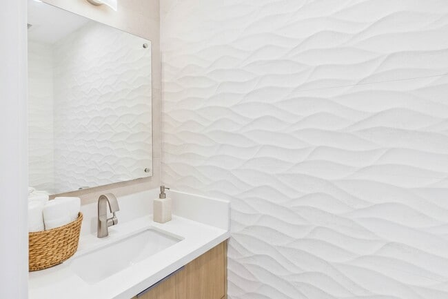 Photo - 2282 Whitney Ave