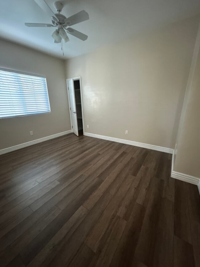 Photo - 4442 Delta St