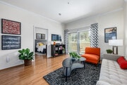 2BR, 2BA - 984SF - Living Room - Da Vinci