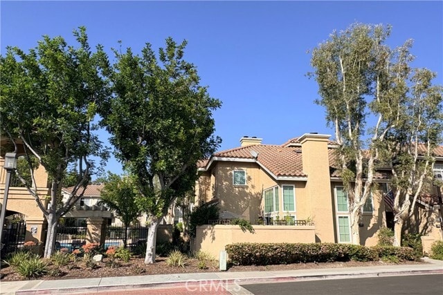 Building Photo - 8215 E Oak Ln