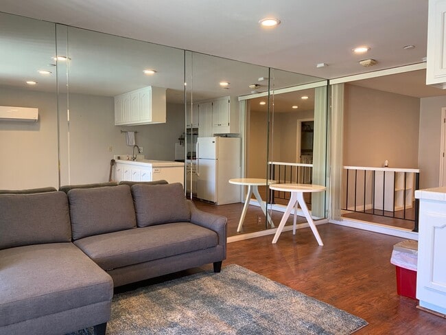 Building Photo - Los Caballeros Clubhouse #1304 Unit 1304