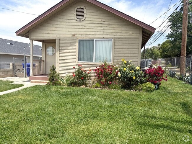 Building Photo - 35070 Acacia Ave Rental