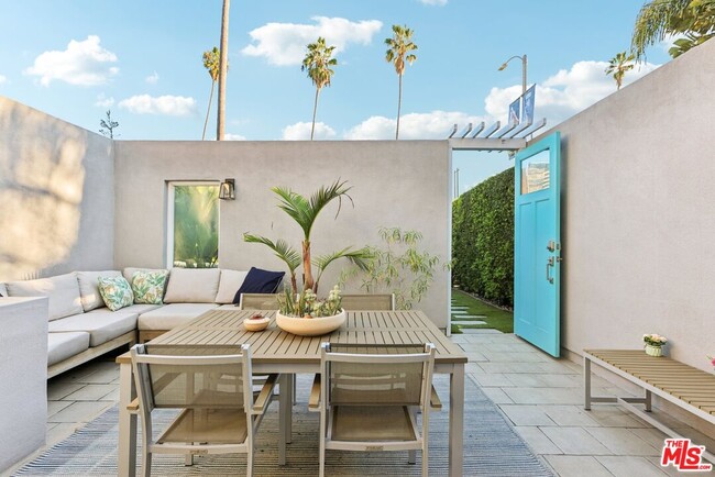 Photo - 665 Washington Blvd