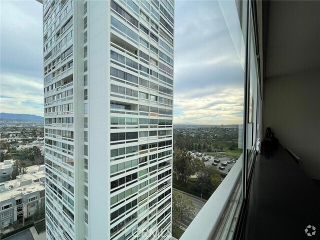 Building Photo - 2220 Ave of the Stars Unit 1504 Rental