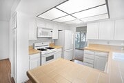 Photo - 878 Capitan St