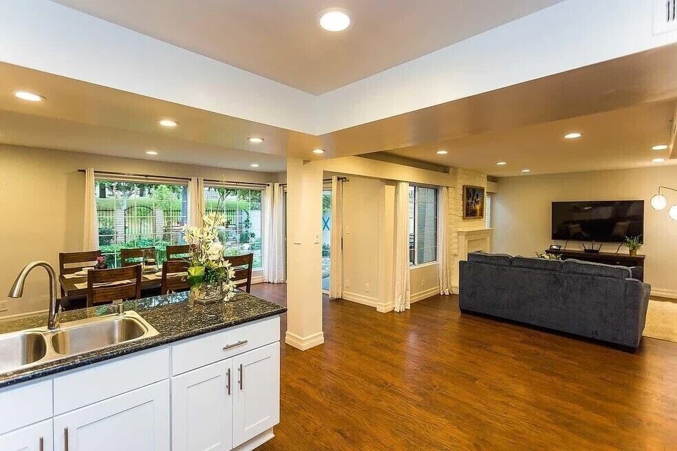 3D Tour - 28651 Deepcreek House