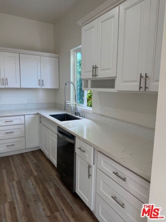 Photo - 11018 Herrick Ave