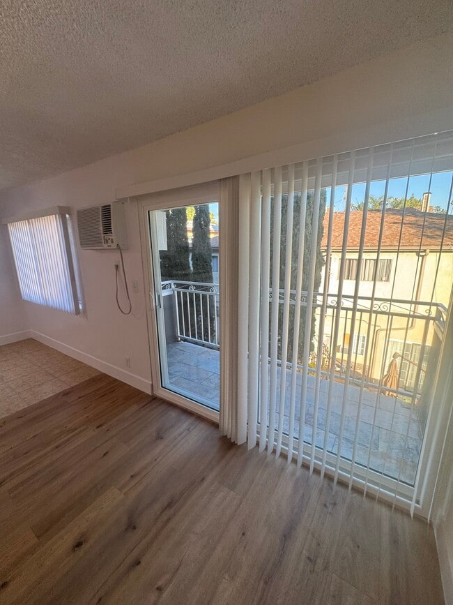 Photo - 1810 N Bronson Ave Unit 211