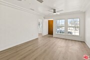 Photo - 820 W 98th St
