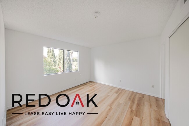 Building Photo - 11817 Victory Blvd