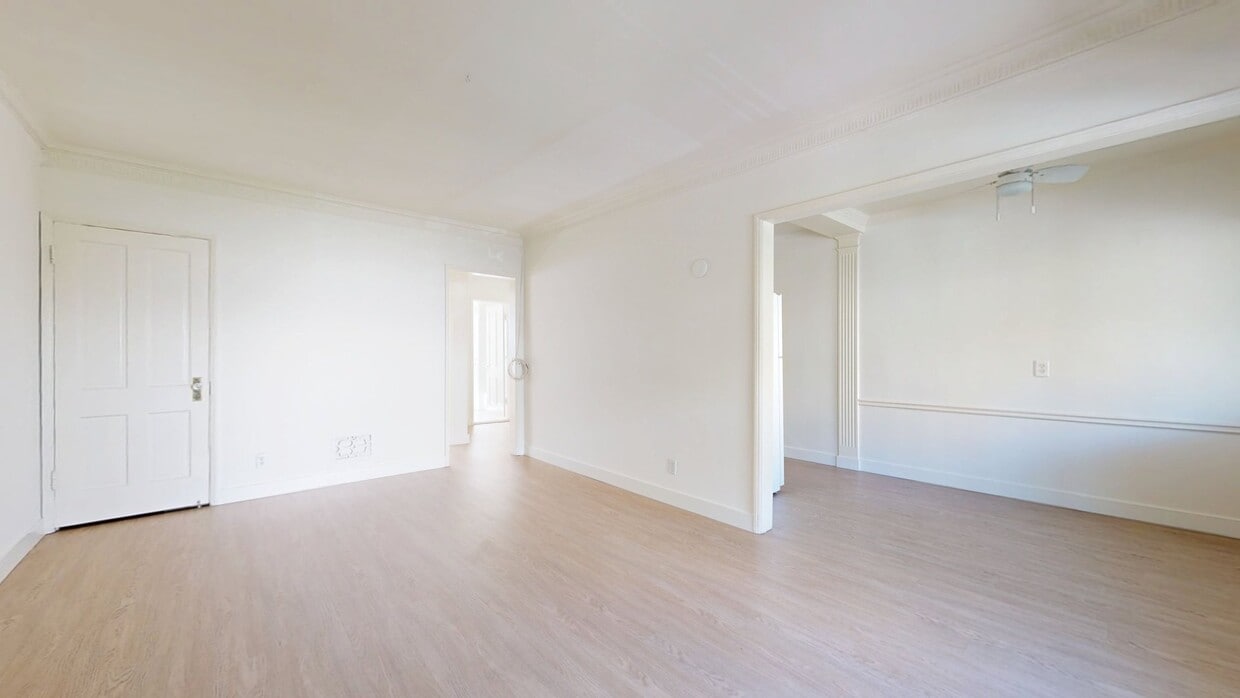 3D Tour - 186 N Clark Dr