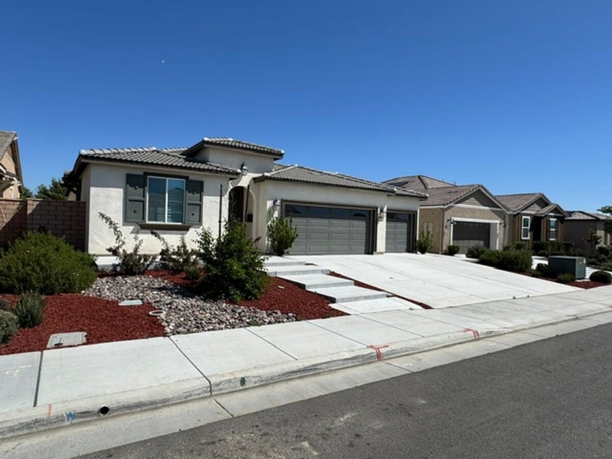 Beautiful Home awaits for you! - Beautiful Home awaits for you!