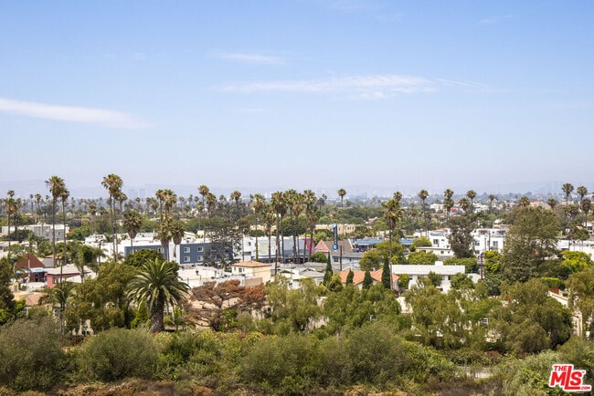 Building Photo - 4316 Marina City Dr Unit 229