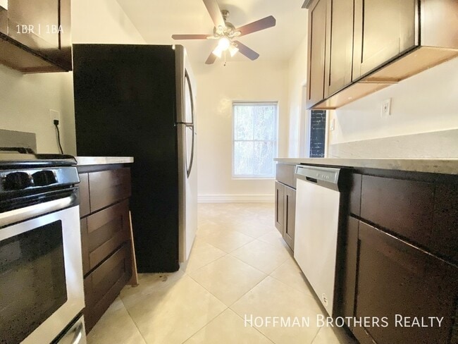 Photo - 800 N Las Palmas Ave Unit 107