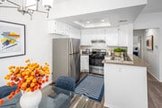 1BR, 1BA + Den - 900SF - Kitchen - Wimbledon Glen
