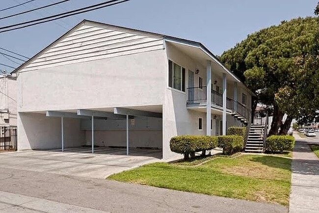 Photo - 200 Chester Way