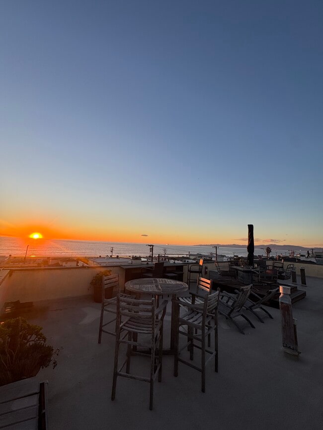 Building Photo - 137 27th St Unit C