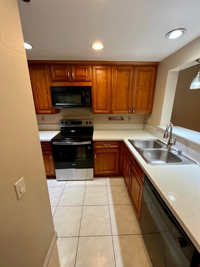 Photo - 8 Allenwood Ln