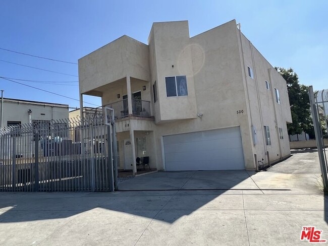 Building Photo - 520 Columbia Ave