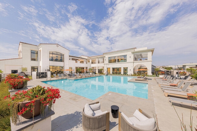 Resort Style Pool and Spa - Enclave Heritage Townhomes