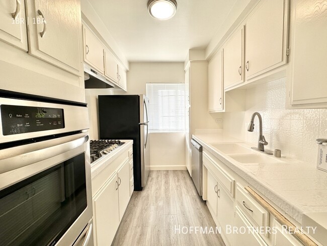 Building Photo - 1432 N Fairfax Ave Unit 3