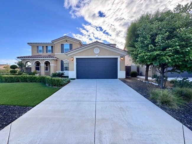 Building Photo - Welcome to this stunning 5 bedroom home fo...