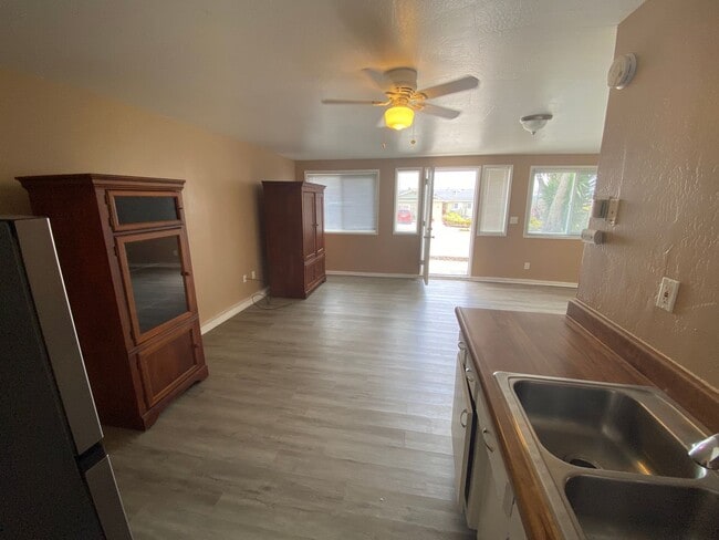 Photo - 593 Venus Ave Apartment Unit B