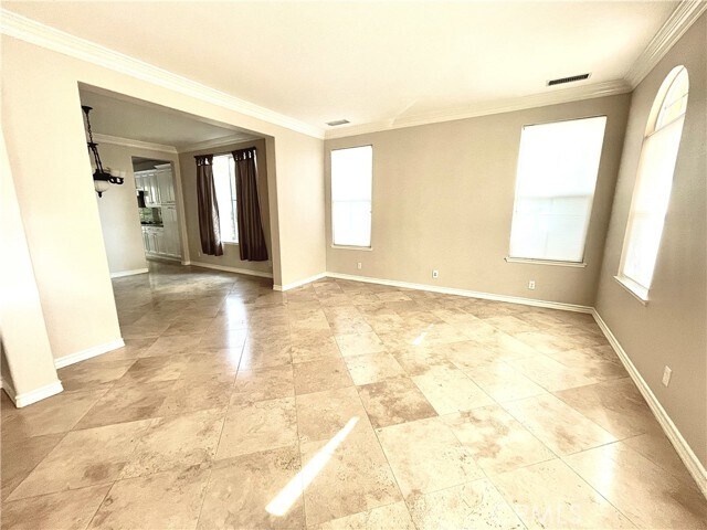 Photo - 16 Kingsway Dr