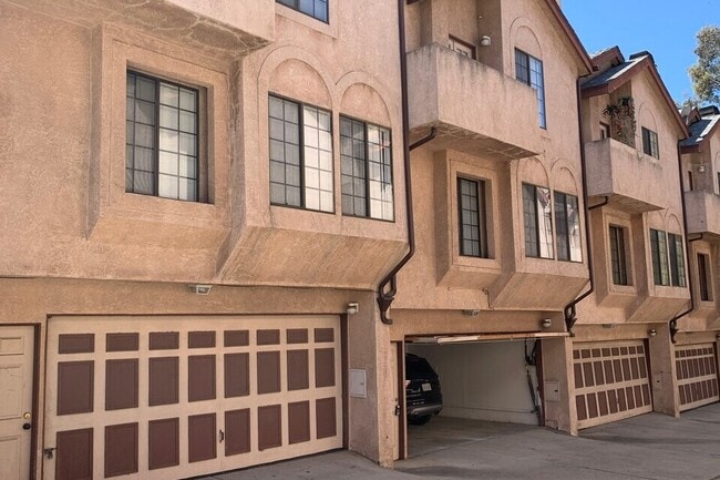 Photo - 2307 N Cahuenga Blvd Apartments