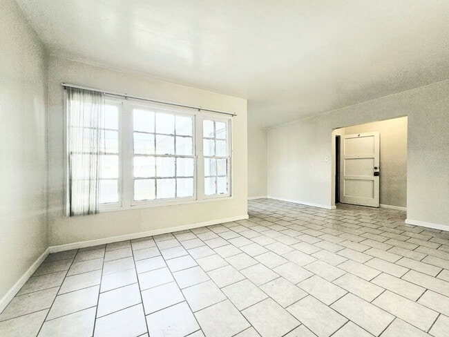 Photo - 2366 Venice Blvd. Unit 4