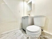 Photo - 1023 Larch St Unit 4