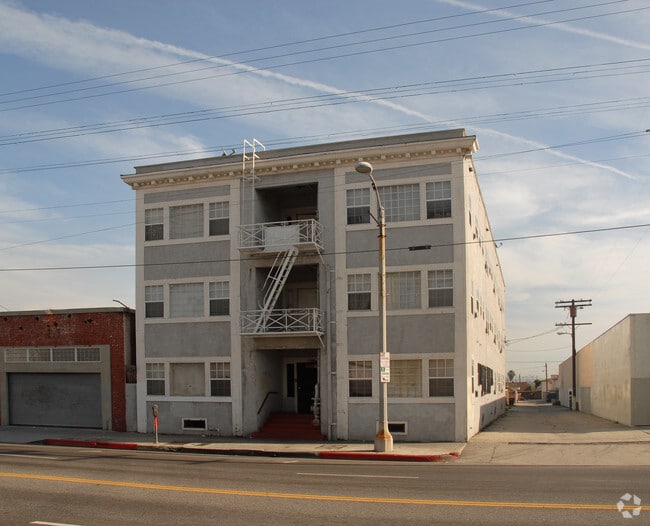 Building Photo - 1318 S Pacific Ave Rental