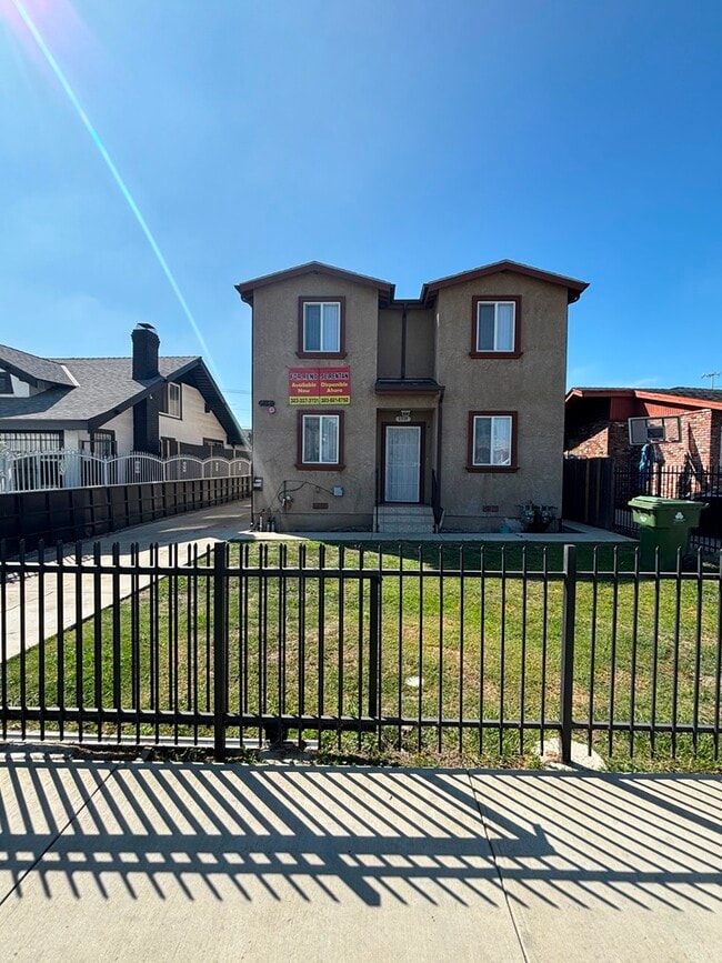 Building Photo - 3312 W 66th Pl