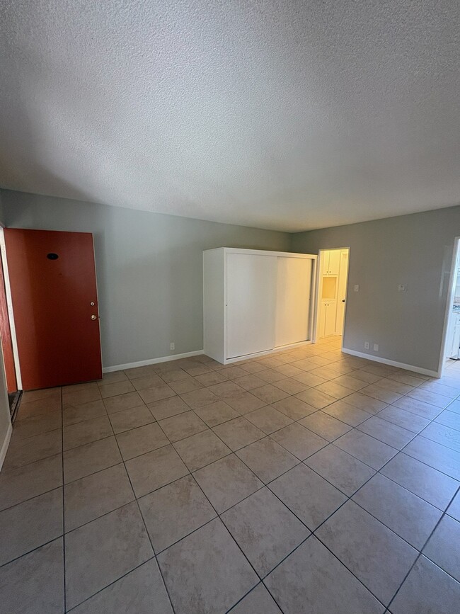Photo - 4055 W 129th St Unit 6