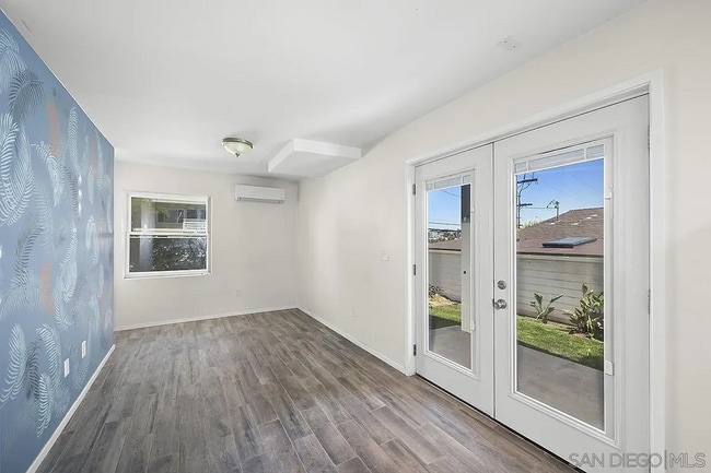 Photo - 1821 Cypress Ave