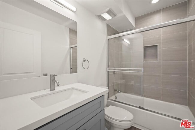 Photo - 1887 W 20th St Unit 1/2