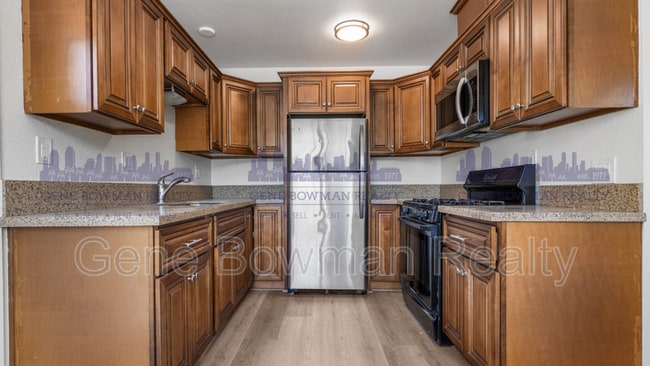 Building Photo - 781 Cypress Ave